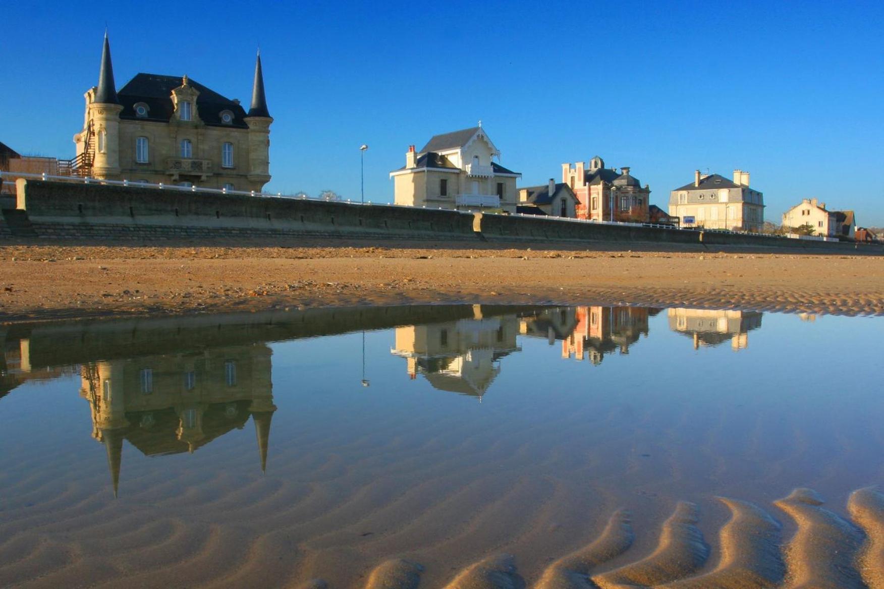 Maison grand jardin pres Port en Bessin et Bayeux, proche plages du débarquement Commes Exterior foto